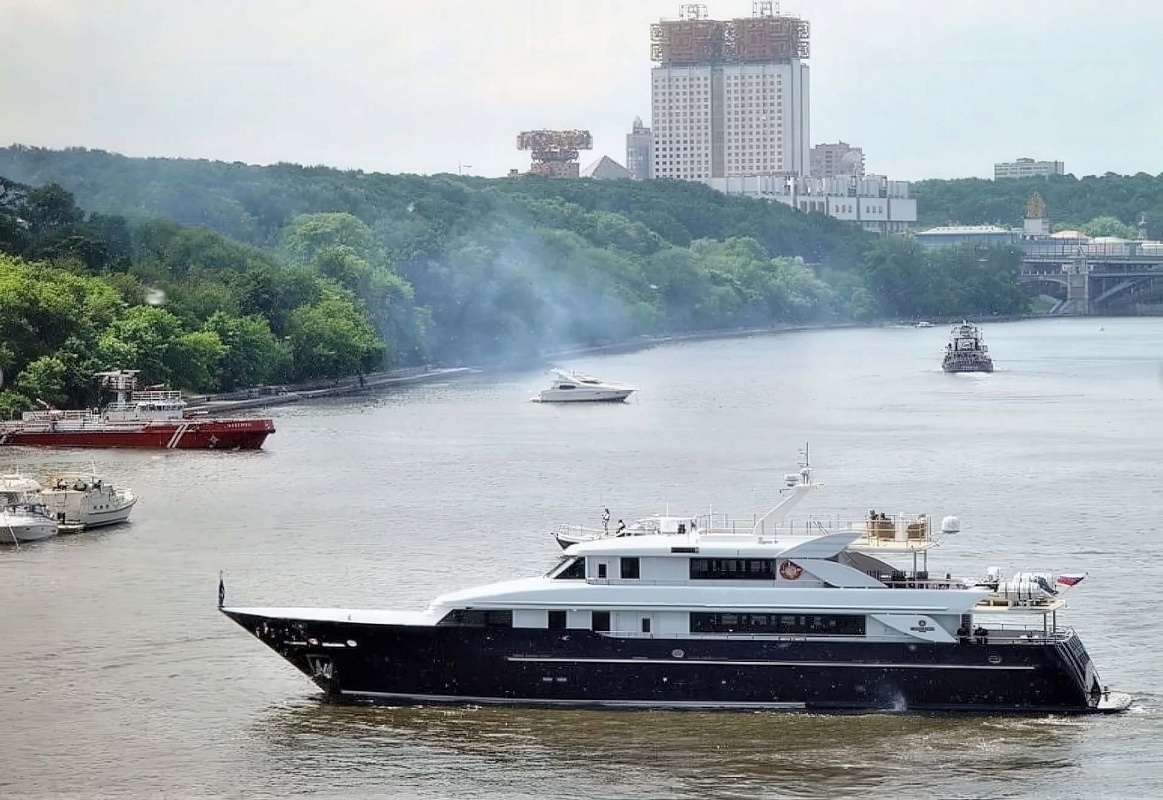 Аренда мега яхты Новая Звезда в Москве и Подмосковье